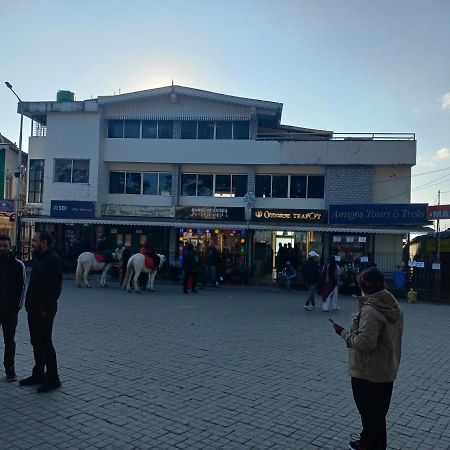 דרג'ילינג Azalea Holidays On Mall מראה חיצוני תמונה