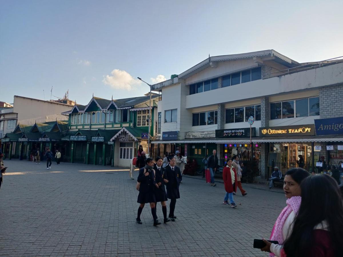 דרג'ילינג Azalea Holidays On Mall מראה חיצוני תמונה